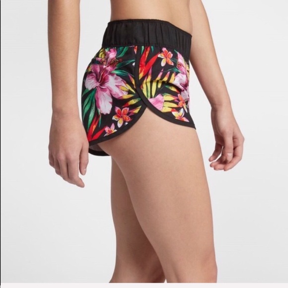 🌴🌼HURLEY- FLORAL BOARD SHORTS🌼🌴 - Picture 3 of 10